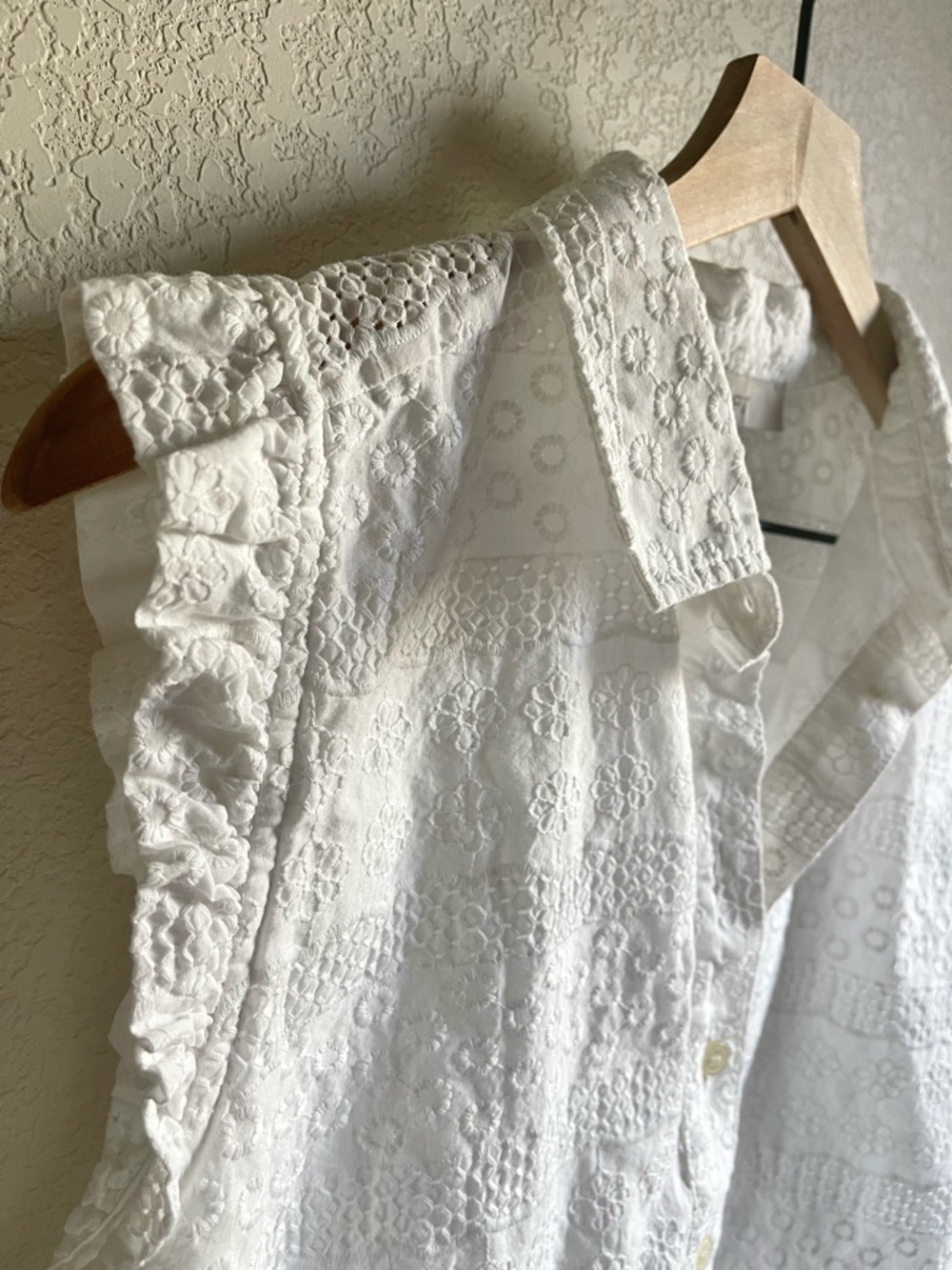 LOFT White Eyelet Sleeveless Collared Pullover Top - Picture 3 of 3